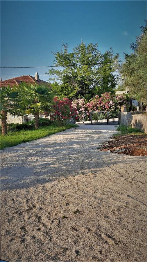 Holiday House Vela Vrta Sveti Ivan Dobrinjski Екстериор снимка